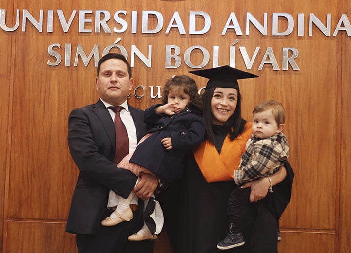 Graduaciones-Oferta-Ecuador-mayo-2022-especialización-familia