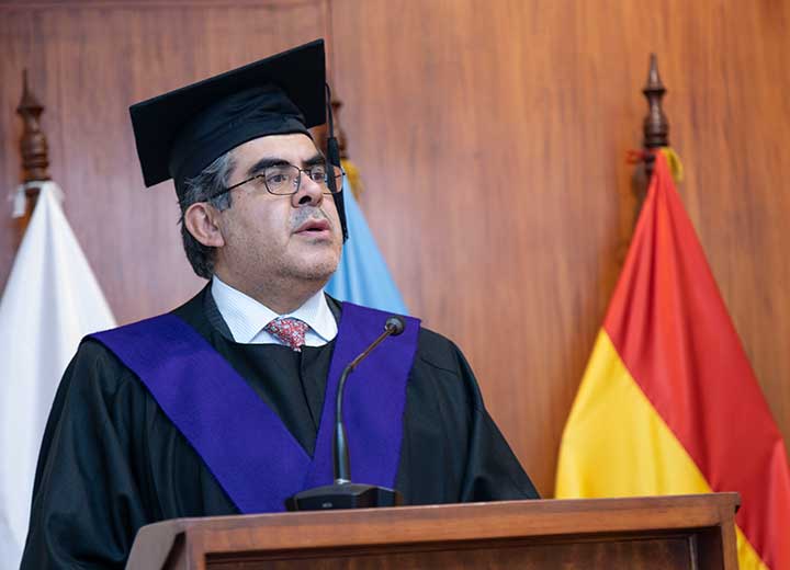 Noticia-graduaciones-rector